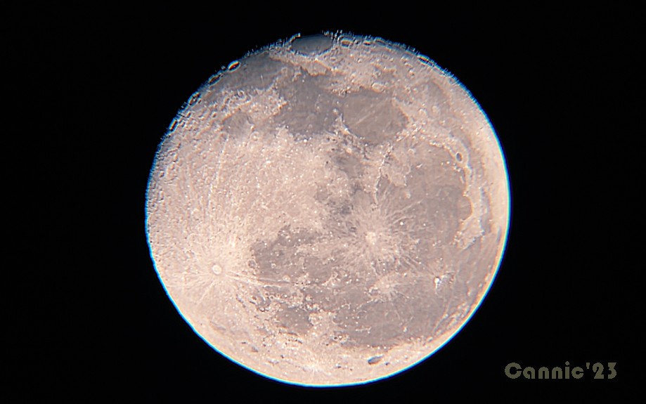 Lluina_202304072315.jpg